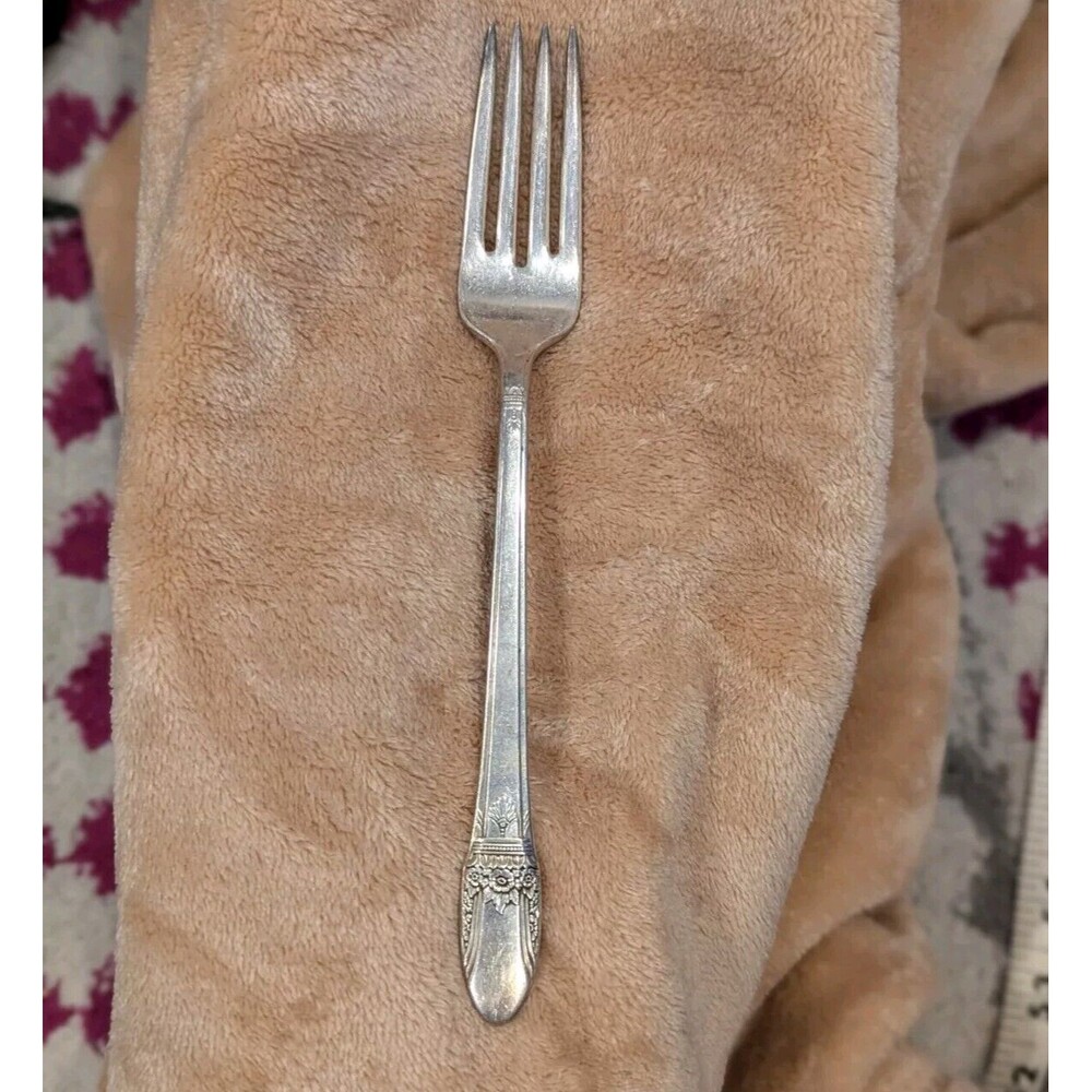 Vintage 1847 Rogers Bros‎ IS Silverplate 7 3/4" Dinner Fork C1937 First Love